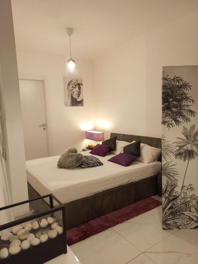 Violet Apartment Como Luaran gambar